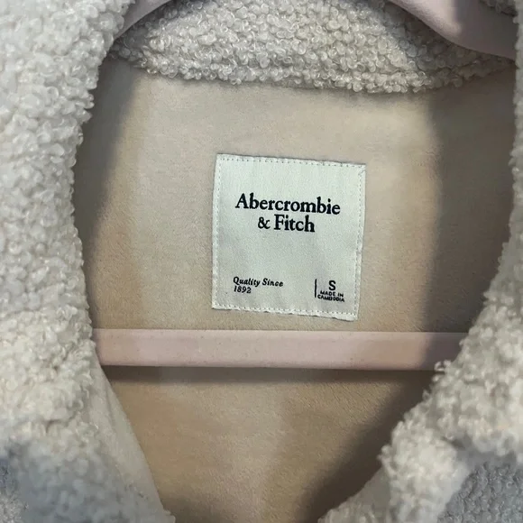 Abercrombie cream Tan Teddy Jacket - Picture 2 of 3
